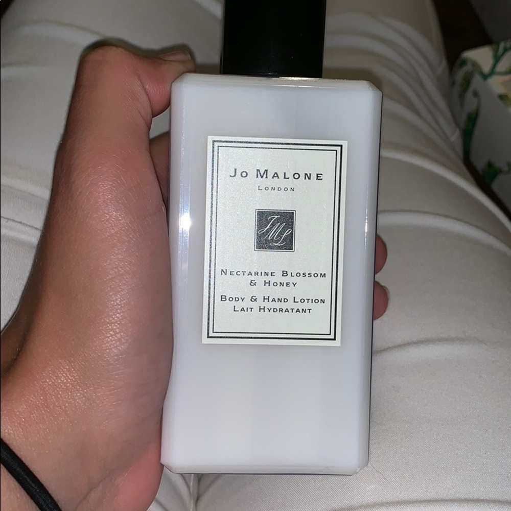 Jo Malone lotion nectarine blossom and honey